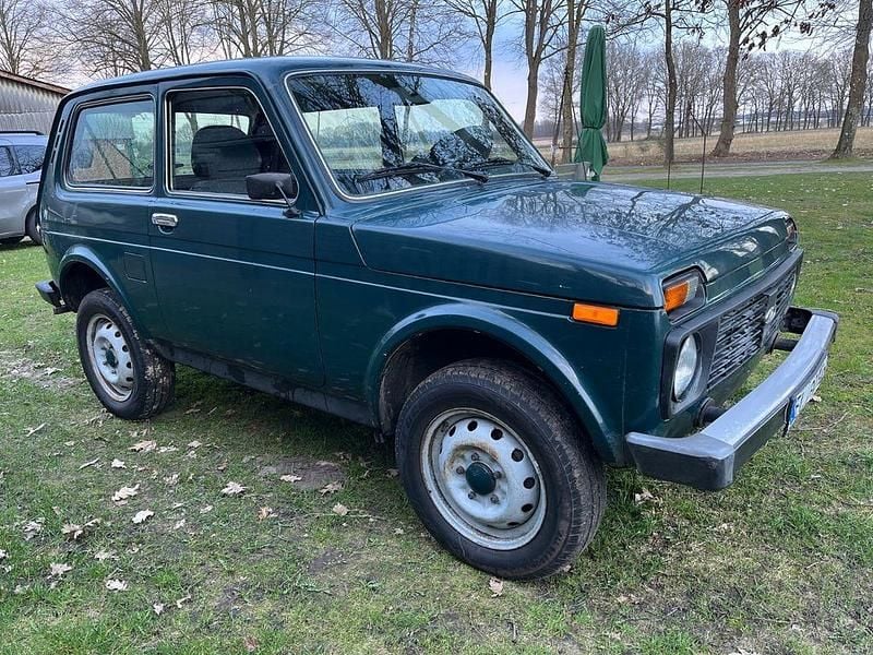 Gebraucht Lada niva 82 PS (60 kW) 2009 Grün SUV