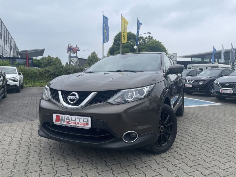 Braun Gebraucht 2017 Nissan Qashqai N-Connecta SUV | 14.690 € (Fairer Preis) - Bild 1/4