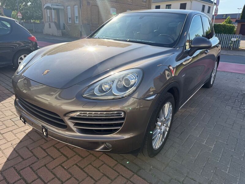 Beige Gebraucht 2012 Porsche Cayenne SUV | 17.500 € (Superpreis) - Bild 1/4