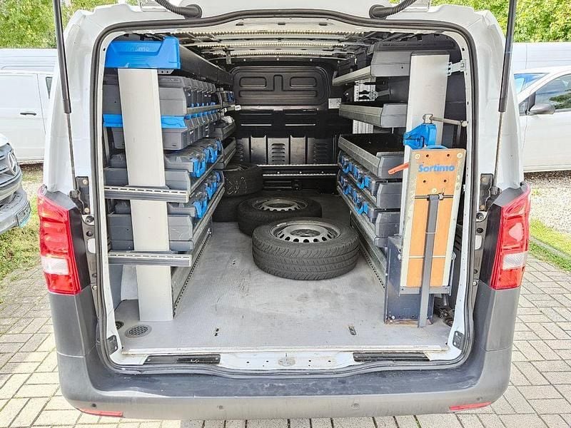 Weiß Gebraucht 2020 Mercedes Vito Van / Kleinbus | 19.635 € (Superpreis) - Bild 1/4