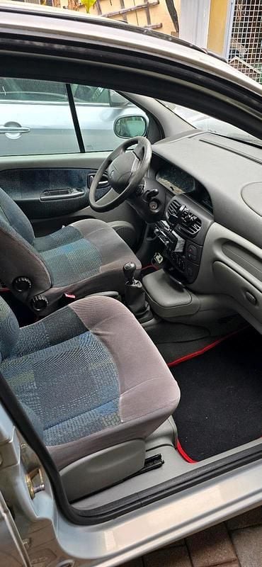 Gebraucht Renault Scénic 107 PS (78 kW) 2002 Grau Van / Kleinbus