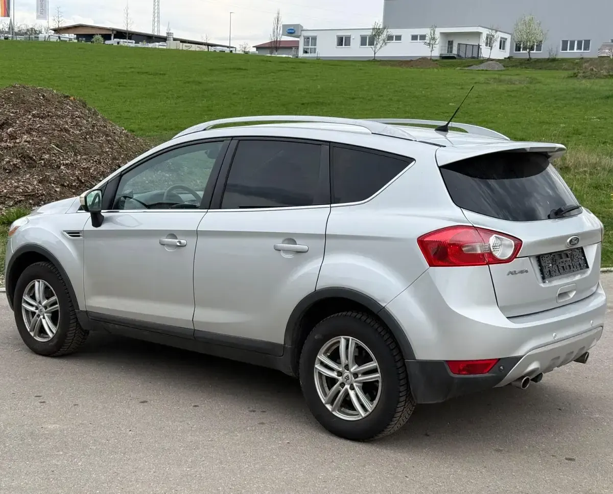 Gebraucht Ford Kuga Titanium 140 PS (102 kW) 2011 Silber SUV
