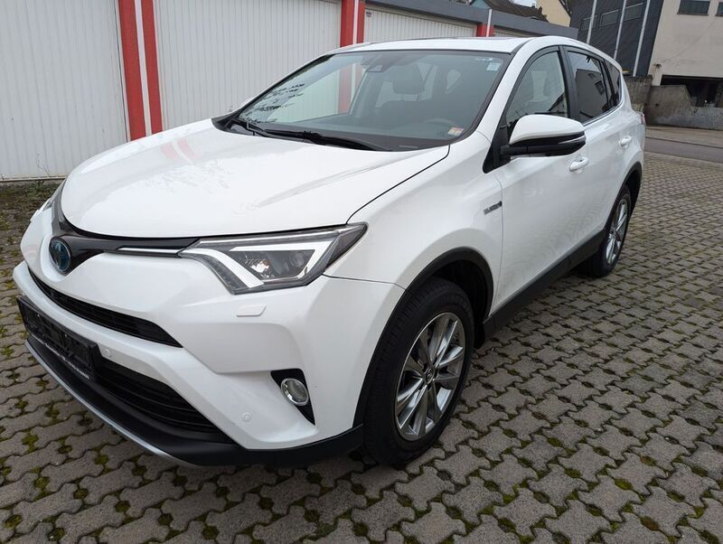 Weiß Gebraucht 2018 Toyota RAV4 Hybrid Team SUV | 22.990 € (Fairer Preis) - Bild 1/4