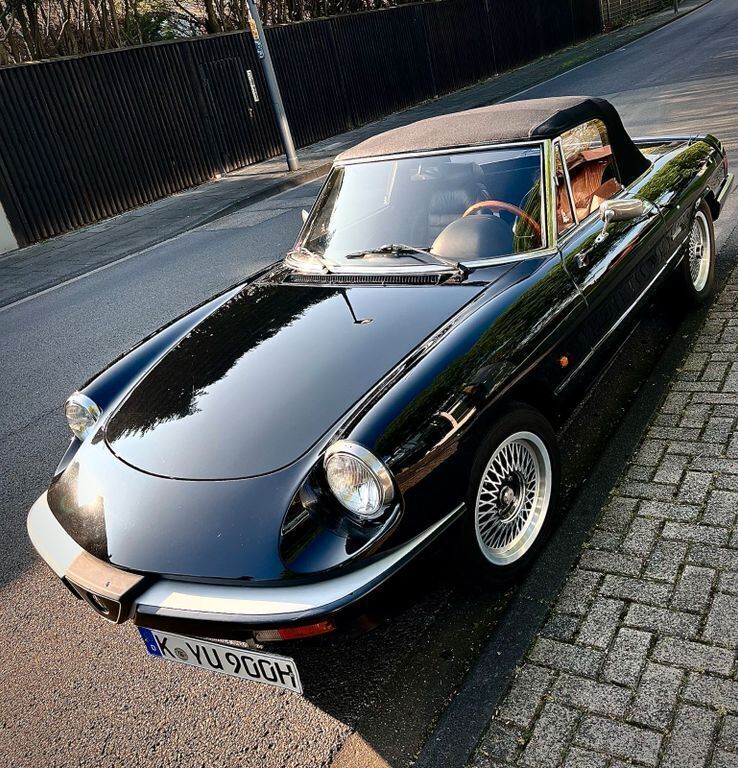 Schwarz Gebraucht 1989 Alfa Romeo Spider Cabrio | 17.000 € - Bild 1/4