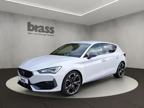 Candy weiss Gebraucht 2024 Cupra Leon VZ Limousine | 32.980 € (Superpreis) - Bild 1/4