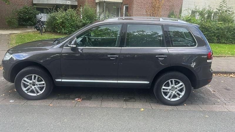 Schwarz Gebraucht 2009 VW Touareg S SUV | 8.000 € (Fairer Preis) - Bild 1/4
