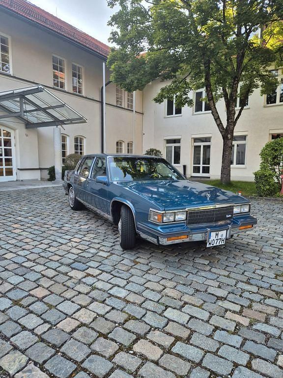 Blau Gebraucht 1986 Cadillac Deville Limousine | 8.500 € - Bild 1/4
