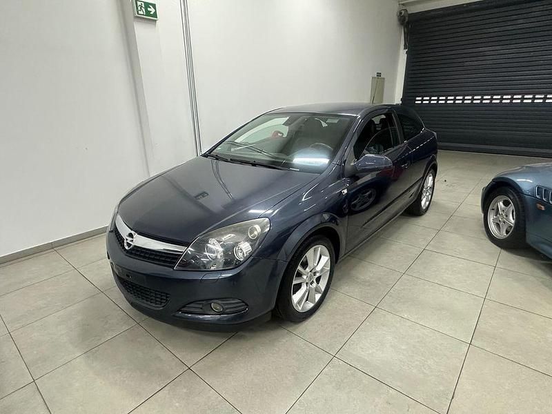 Blau Gebraucht 2009 Opel Astra GTC Innovation Coupé | 5.499 € (Fairer Preis) - Bild 1/4