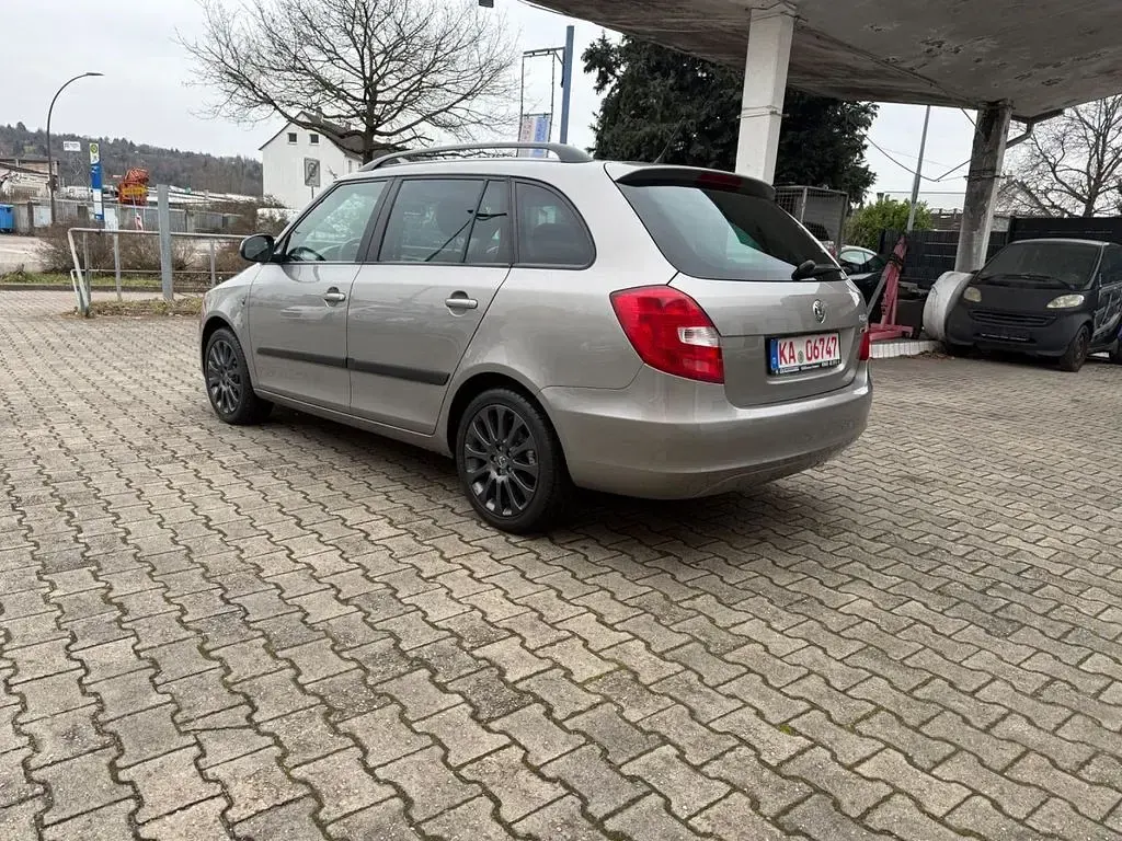 Gebraucht Skoda Fabia Style 86 PS (63 kW) 2012 Cappuccinobeige metallic Kombi