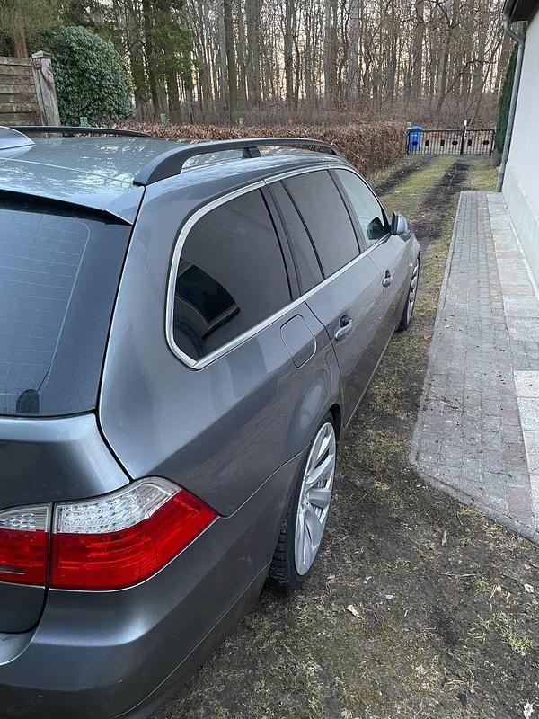 Gebraucht BMW 525 Advantage 177 PS (130 kW) 2007 Grau Kombi