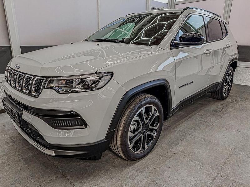 Weiss 296 Neu 2025 Jeep Compass Altitude SUV | 30.750 € (Superpreis) - Bild 1/4