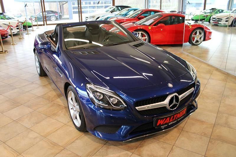 Gebraucht Mercedes SLC200 184 PS (135 kW) 2016 Blau Cabrio