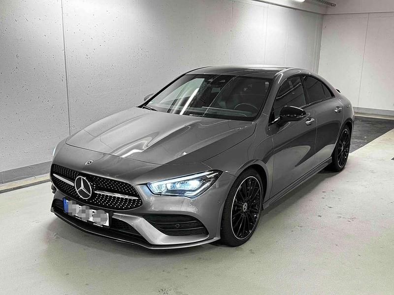 Grau Gebraucht 2022 Mercedes 250 AMG line Coupé | 34.200 € (Fairer Preis) - Bild 1/4