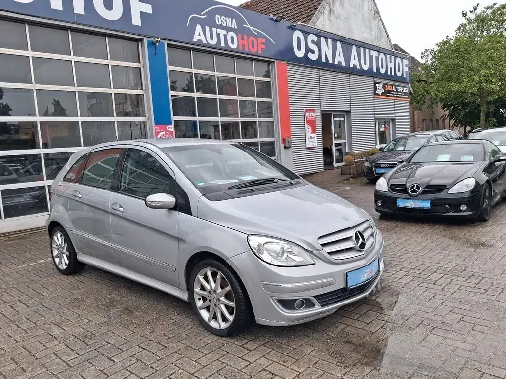 Gebraucht Mercedes B200 140 PS (102 kW) 2006 Silber Van / Kleinbus