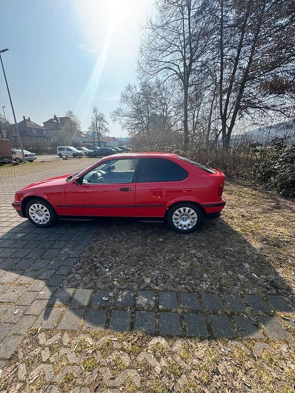 Gebraucht BMW 316 105 PS (77 kW) 1999 Rot Coupé
