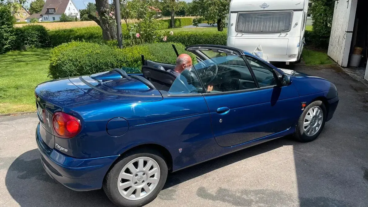 Gebraucht Renault Mégane Cabriolet 107 PS (78 kW) 2001 Blau Cabrio