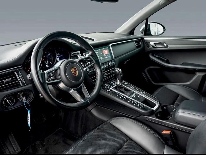 Second-hand Porsche Macan 245 CP (180 kW) 2021 Negru SUV