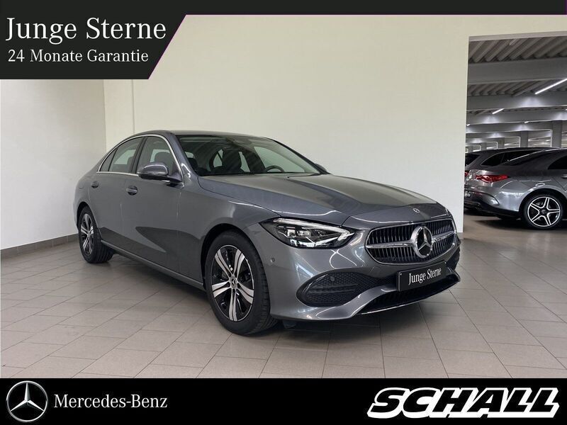 Grau Gebraucht 2024 Mercedes C200 Avantgarde Limousine | 38.889 € (Guter Preis) - Bild 1/4