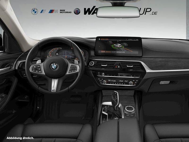 Gebraucht BMW 530 Efficient Dynamics 286 PS (210 kW) 2023 Schwarz metallic Kombi