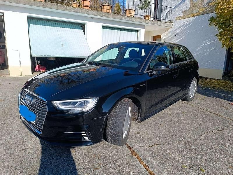 Gebraucht Audi e-tron Sportback 110 kW (150 PS) 2017 Schwarz SUV
