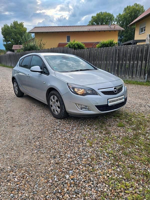 Grau Gebraucht 2011 Opel Astra Limousine | 2.300 € (Superpreis) - Bild 1/4