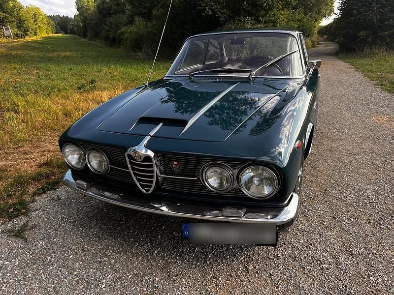 Blau Gebraucht 1963 Alfa Romeo 2600 Sprint Coupé | 58.000 € - Bild 1/4