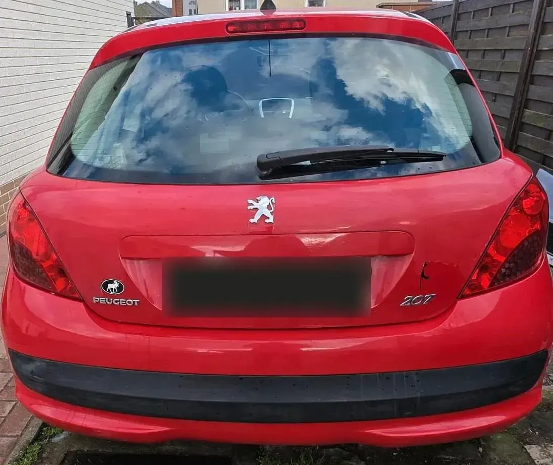 Gebraucht Peugeot 207 95 PS (69 kW) 2008 Rot Kleinwagen