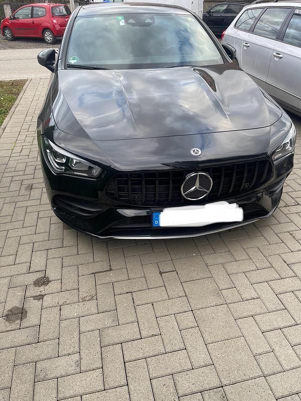 Schwarz Gebraucht 2021 Mercedes CLA180 Limousine | 29.800 € - Bild 1/2