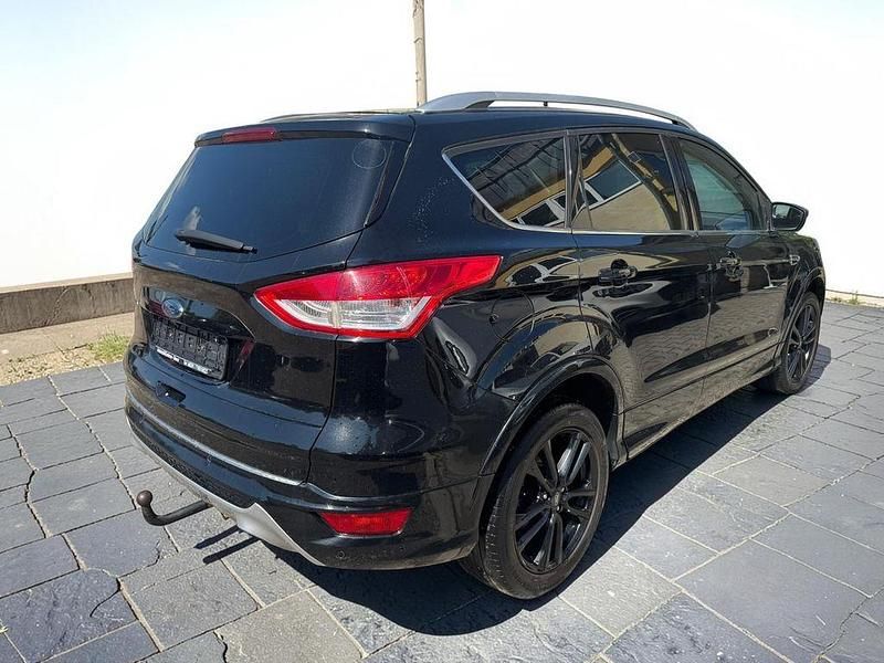 Gebraucht Ford Kuga Individual 182 PS (133 kW) 2016 Schwarz SUV