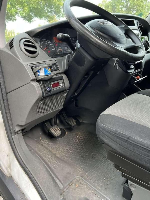 Gebraucht Iveco Daily 125 PS (91 kW) 2013 Weiß Van