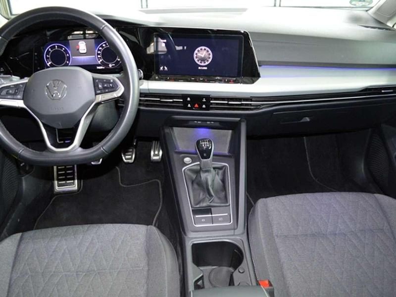 Gebraucht VW Golf VIII Move 116 PS (85 kW) 2023 Pure white Limousine