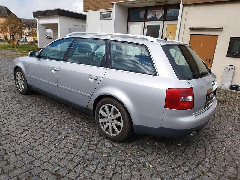 Gebraucht Audi A6 S-Line 131 PS (96 kW) 2002 Silber Kombi
