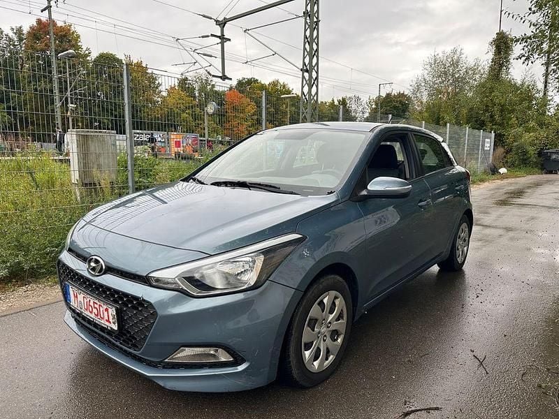 Gebraucht Hyundai i20 GO! 75 PS (55 kW) 2018 Blau Limousine