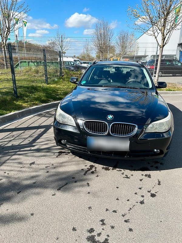 Gebraucht BMW 523 177 PS (130 kW) 2006 Schwarz Kombi