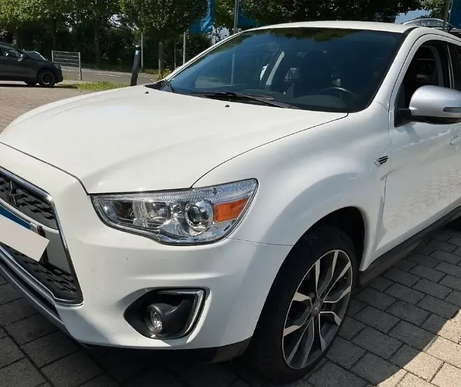 Gebraucht Mitsubishi ASX Intense 117 PS (86 kW) 2015 Weiß SUV