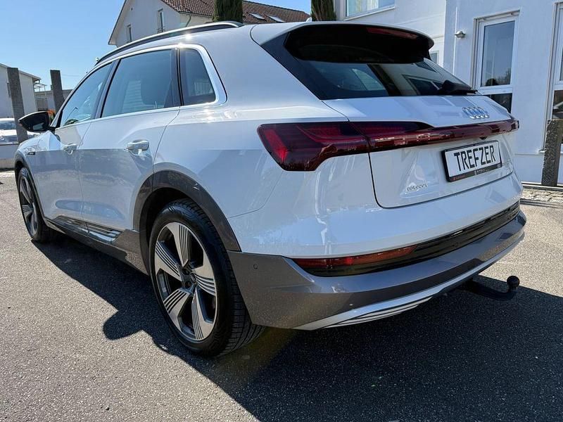 Gebraucht Audi e-tron Advanced 230 kW (313 PS) 2021 Weiß SUV