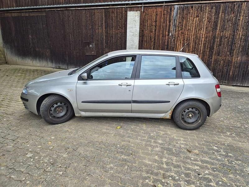 Gebraucht Fiat Stilo Dynamic 103 PS (75 kW) 2002 Grau Kleinwagen