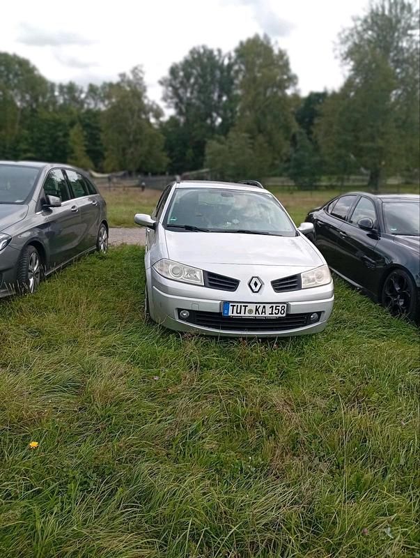 Grau Gebraucht 2007 Renault Mégane II Kombi | 1.800 € (Fairer Preis) - Bild 1/4