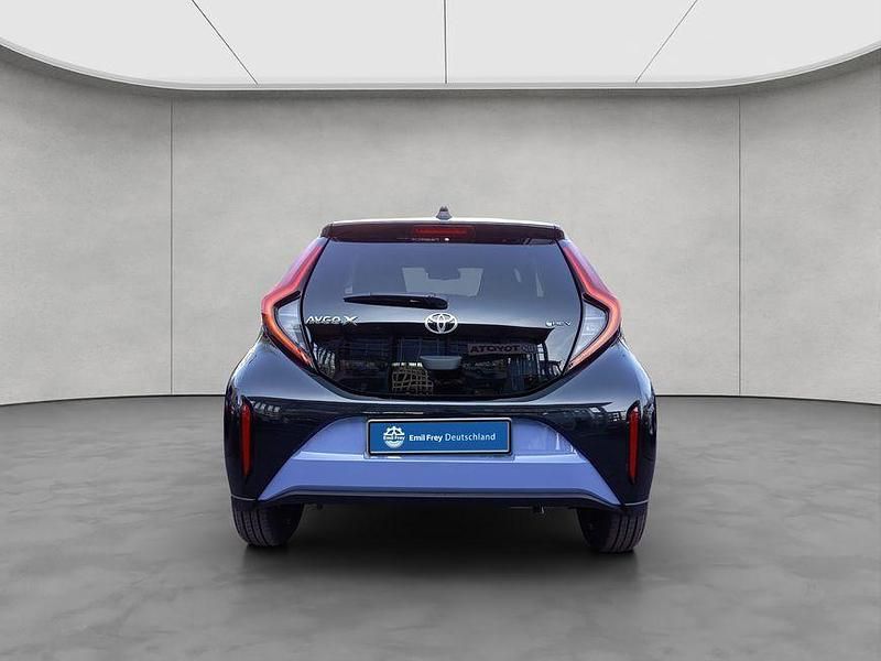 Neu Toyota Aygo X 116 PS (85 kW) 2026 Violett SUV
