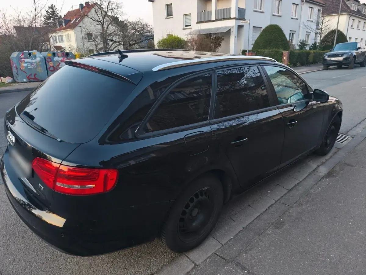 Używany Audi A4 143 KM (105 kW) 2012 Czarny Kombi
