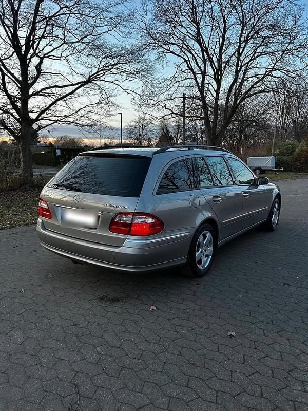 Gebraucht Mercedes E200 163 PS (119 kW) 2005 Grau Kombi