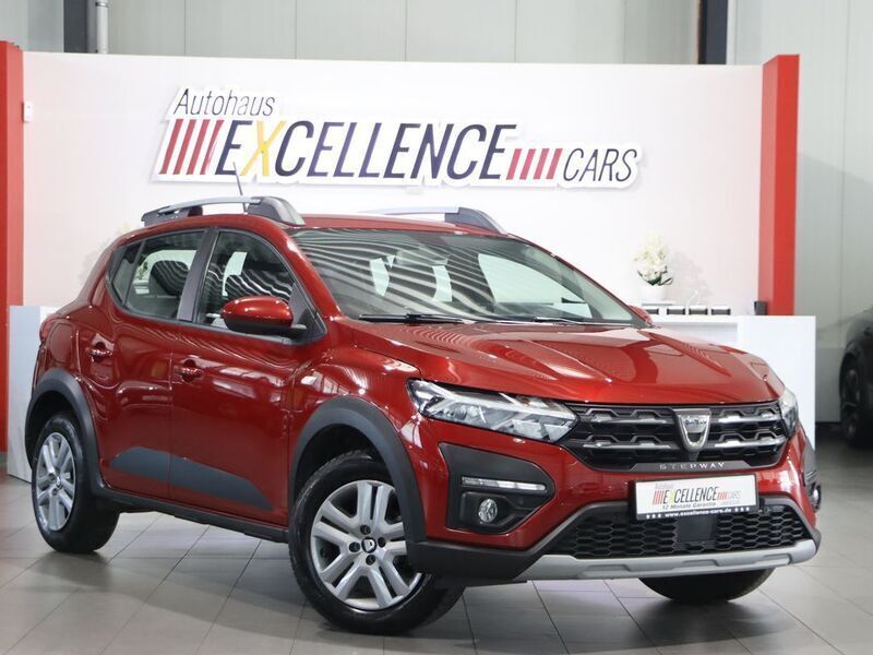 Fusionrot Gebraucht 2022 Dacia Sandero Comfort Kleinwagen | 12.991 € (Fairer Preis) - Bild 1/4