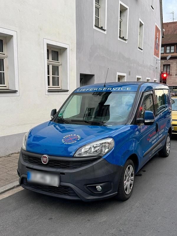 Blau Gebraucht 2015 Fiat Doblò Van / Kleinbus | 5.100 € (Superpreis) - Bild 1/4
