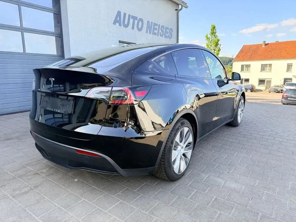 Gebraucht Tesla Model Y Standard Range 216 kW (295 PS) 2024 Schwarz SUV