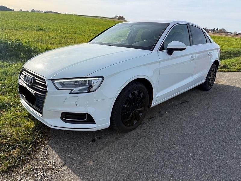 Gebraucht Audi A3 Ambiente 150 PS (110 kW) 2019 Weiß Limousine