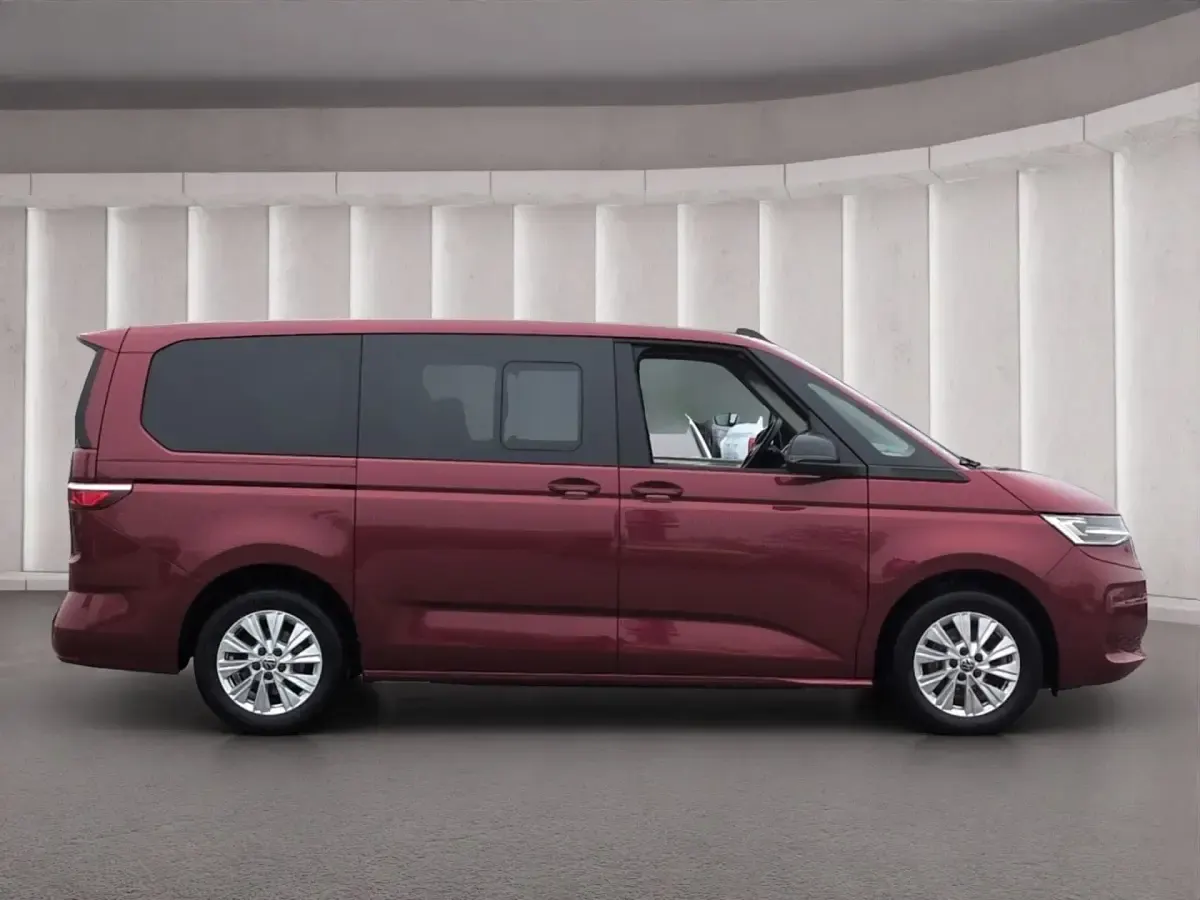 Second-hand VW Multivan Basis 150 CP (110 kW) 2024 Monovolum