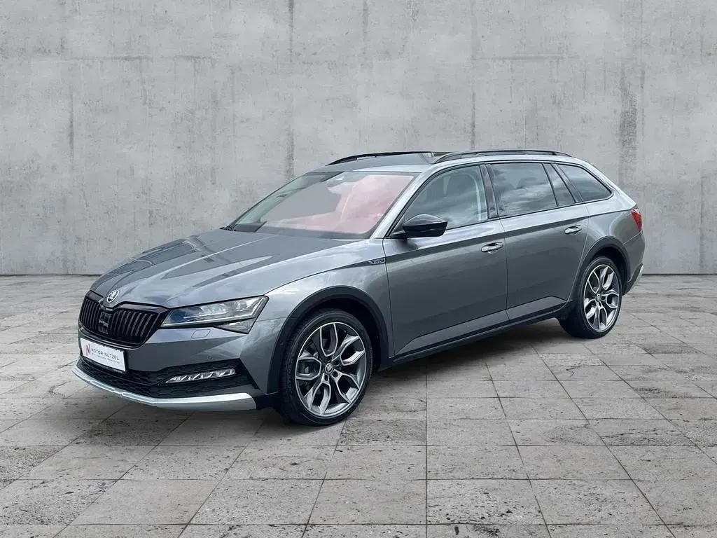 Gebraucht Skoda Superb Scout 4x4 200 PS (147 kW) 2023 Graphitegrau metallic Kombi