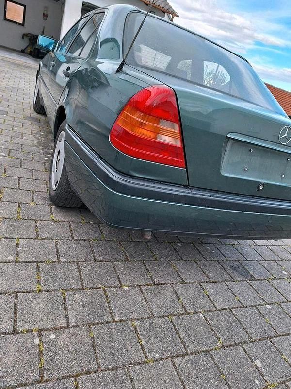 Brugt Mercedes C200 75 HK (55 kW) 1994 Grøn Sedan