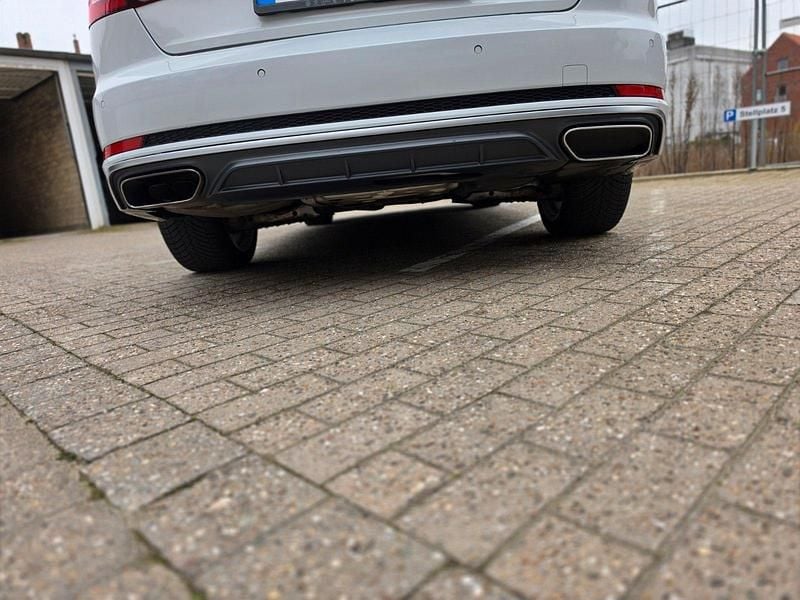 Gebraucht Audi A4 S-Line 190 PS (139 kW) 2019 Weiß Limousine