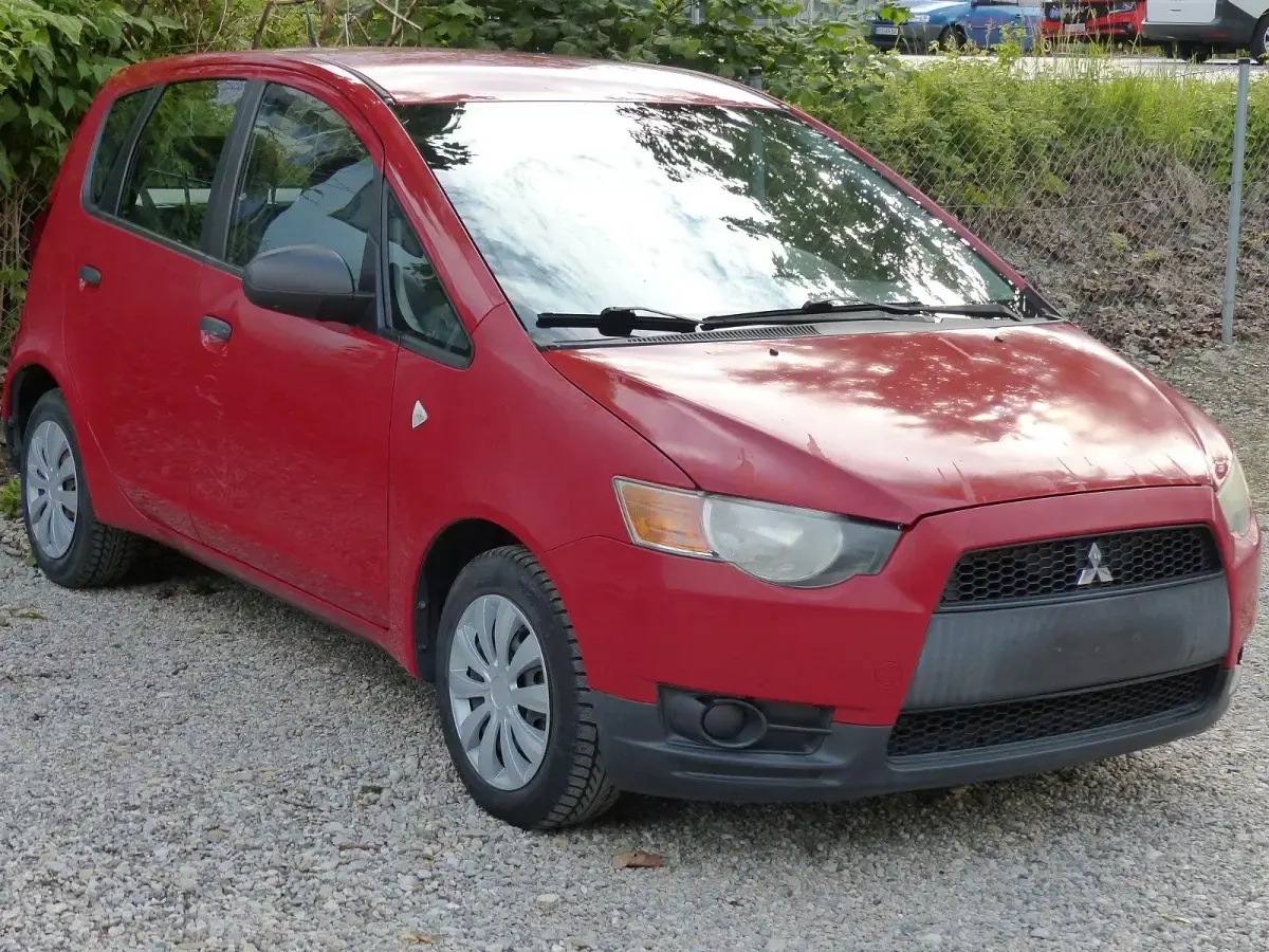 Gebraucht Mitsubishi Colt 95 PS (69 kW) 2009 Rot Kleinwagen